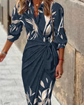 Marineblau mit Blumenmuster